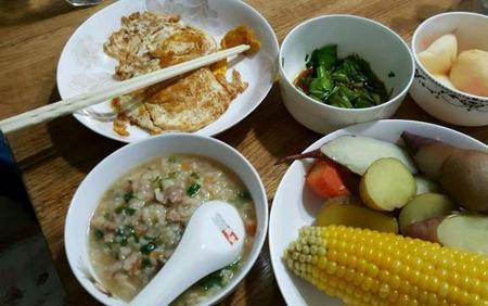 8点半吃早饭算晚吗