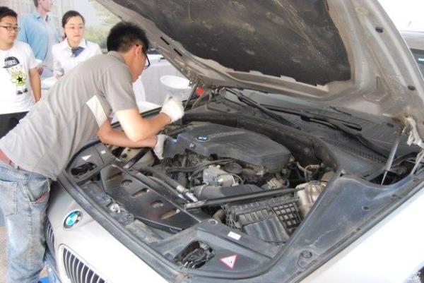 11年宝马740助力油需要多少