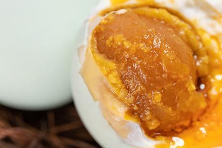 咸鸭蛋发粘了后怎么办