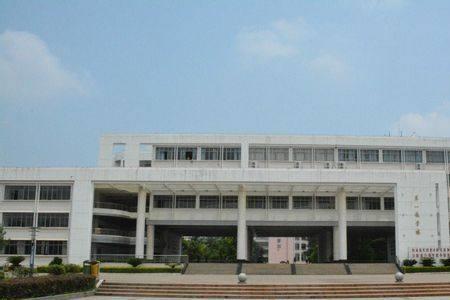 赣南师范大学里面有酒店吗
