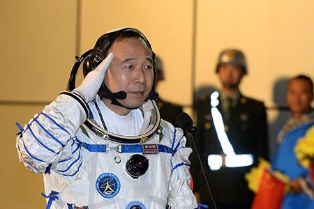 乘坐神舟14号航天员要待多久