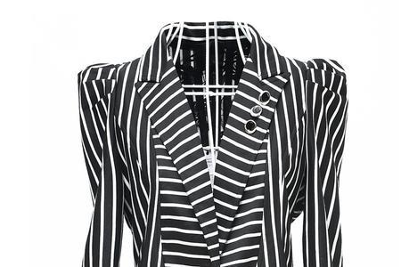 aqtwo是什么牌子衣服价格