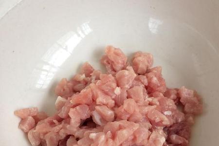 肉丁饺子切多大的丁
