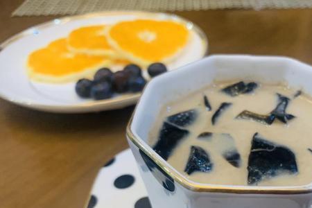 奶茶里面有油吗