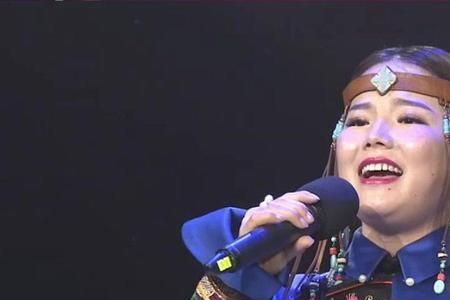 芳华主题歌,阿木古楞主唱
