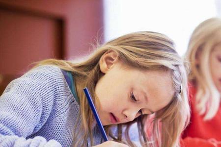 小孩上学上半学期读到几月份
