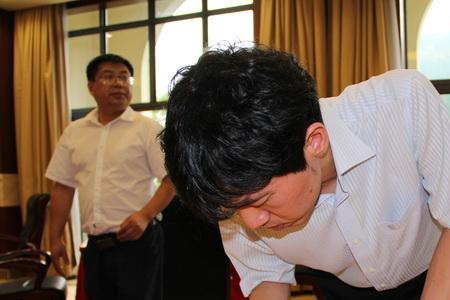 围棋比赛赢了签字还是输了签字