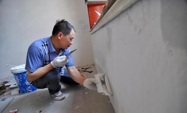 刮腻子粉阴角为什么要刷水