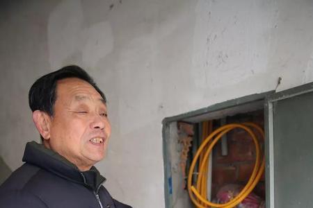 一村一水站低压报警怎么调