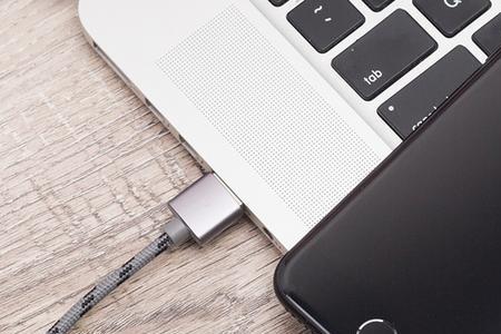 如何从电脑用数据线传文件给ipad