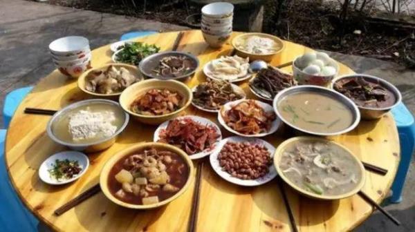 父亲过世请客吃饭叫什么宴