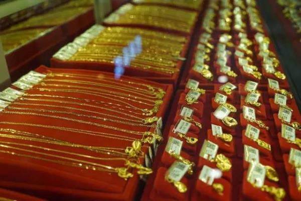 银行黄金换门店黄金的区别