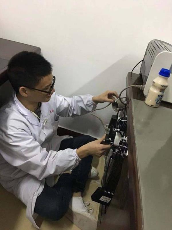 医院电工好做么