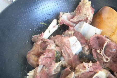 羊肘骨的做法
