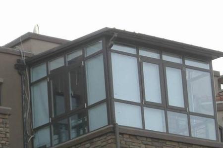 房屋一般施工多久能装玻璃