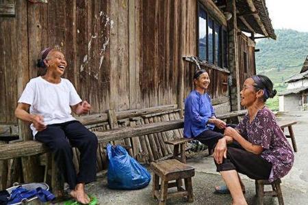 老祖宗的妻子，晚辈叫什么
