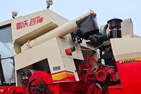 谷王极光跟雷沃哪个好