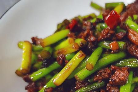蒜苔和什么炒好吃