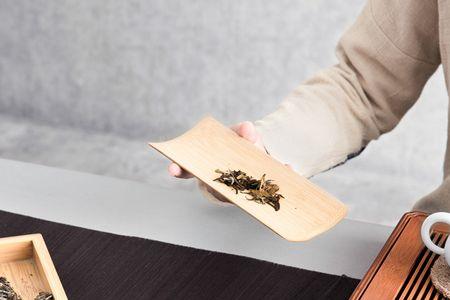 茶具上的竹板干什么用