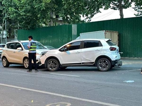 两车相撞怎么处理出行费用