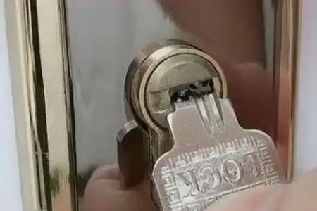 钥匙靶掉了怎么修复