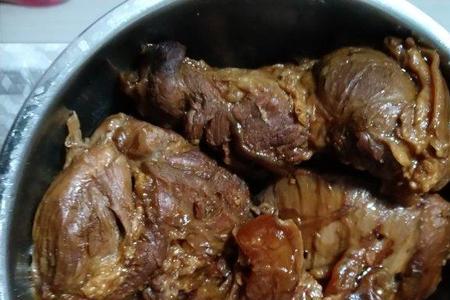 煮的牛腱子一切就散还很柴