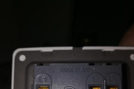 法普双开开关接线方法