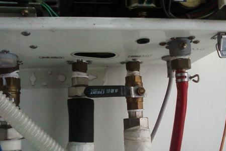 壁挂炉设置温度低于40不点火