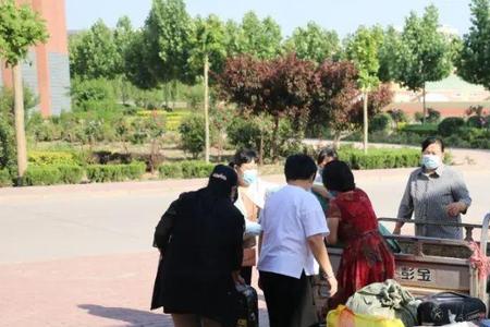 搬宿舍行李叫什么车