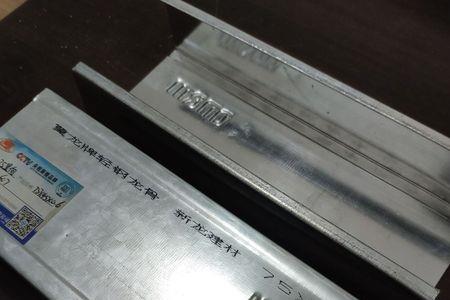 砖墙和轻钢龙骨哪个隔热性能好