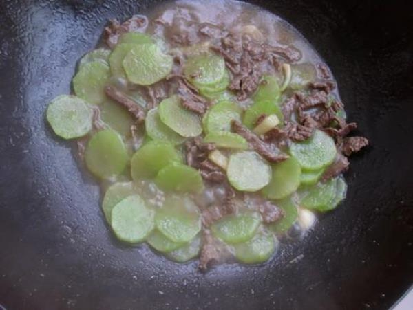 莴笋炒牛肉家常做法