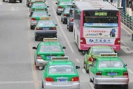 西宁火车站有出租车吗现在