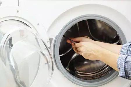 衣服少了洗衣机不甩干