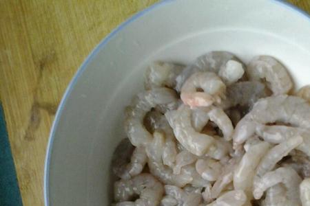甜豆虾滑的做法