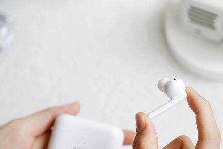 荣耀earbuds2se防水测试