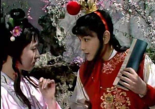 薛蟠和薛蝌的父亲谁大