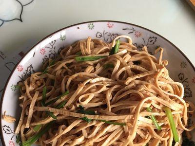 凉拌云丝需要焯水吗