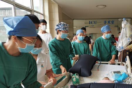 人从三楼摔下进icu还能活吗