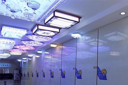 朗科瓷砖跟王者瓷砖哪个好