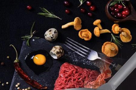 钛锅煎东西粘锅吗