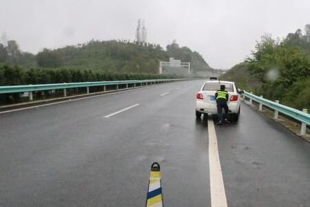可以在高速应急车道换胎吗