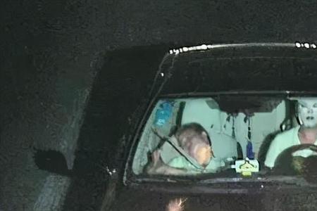 半夜开车被吓到怎么办