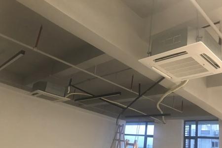 分体空调内机离天花标准高度