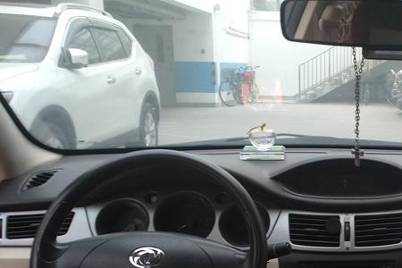 东风风神s30室内顶灯怎么拆