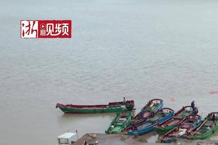 涨潮时船翻吗
