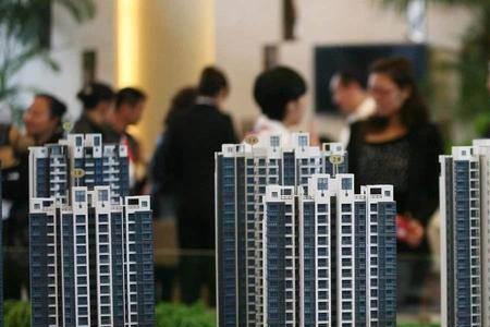 卖房中介要房产证照片有危险吗