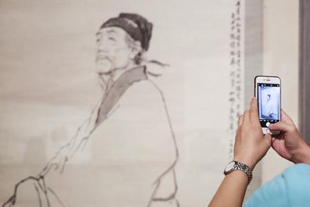 儿女共沾巾儿女的意思