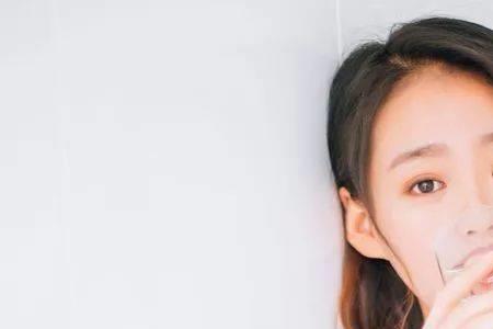 如何对付虚荣心很强的女孩子