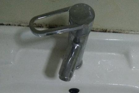 洗手盆的塞子堵住了怎么办