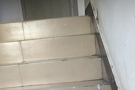 楼梯口墙渗水是自来水漏水吗